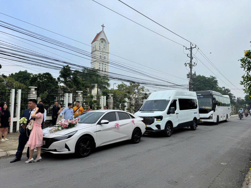 Thuê Xe Limousine Đám Cưới